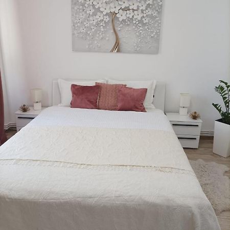 Soft Apartments Галац Экстерьер фото